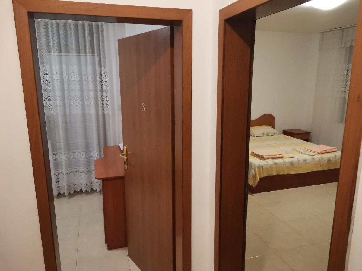 Къща За Гости Кадиеви Primorsko Exteriör bild