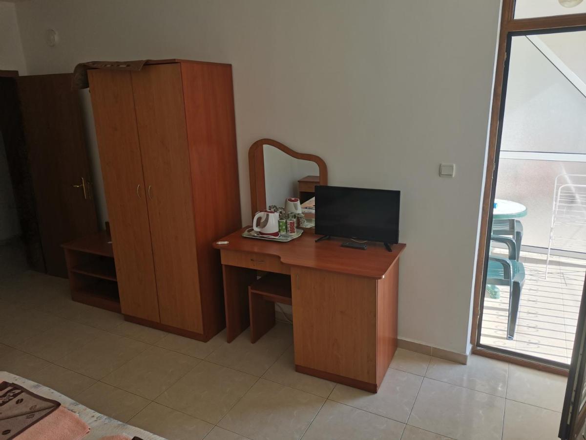 Къща За Гости Кадиеви Primorsko Exteriör bild