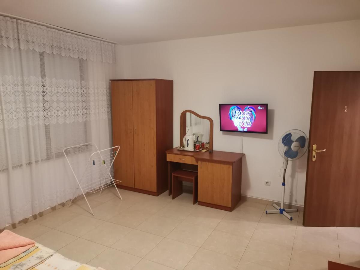 Къща За Гости Кадиеви Primorsko Exteriör bild